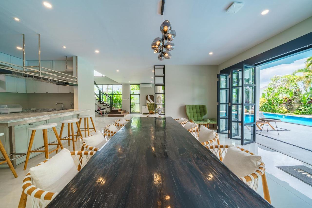 Villa Okenada - Modern 5-Bedroom Pool Villa In Berawa! Canggu Eksteriør billede