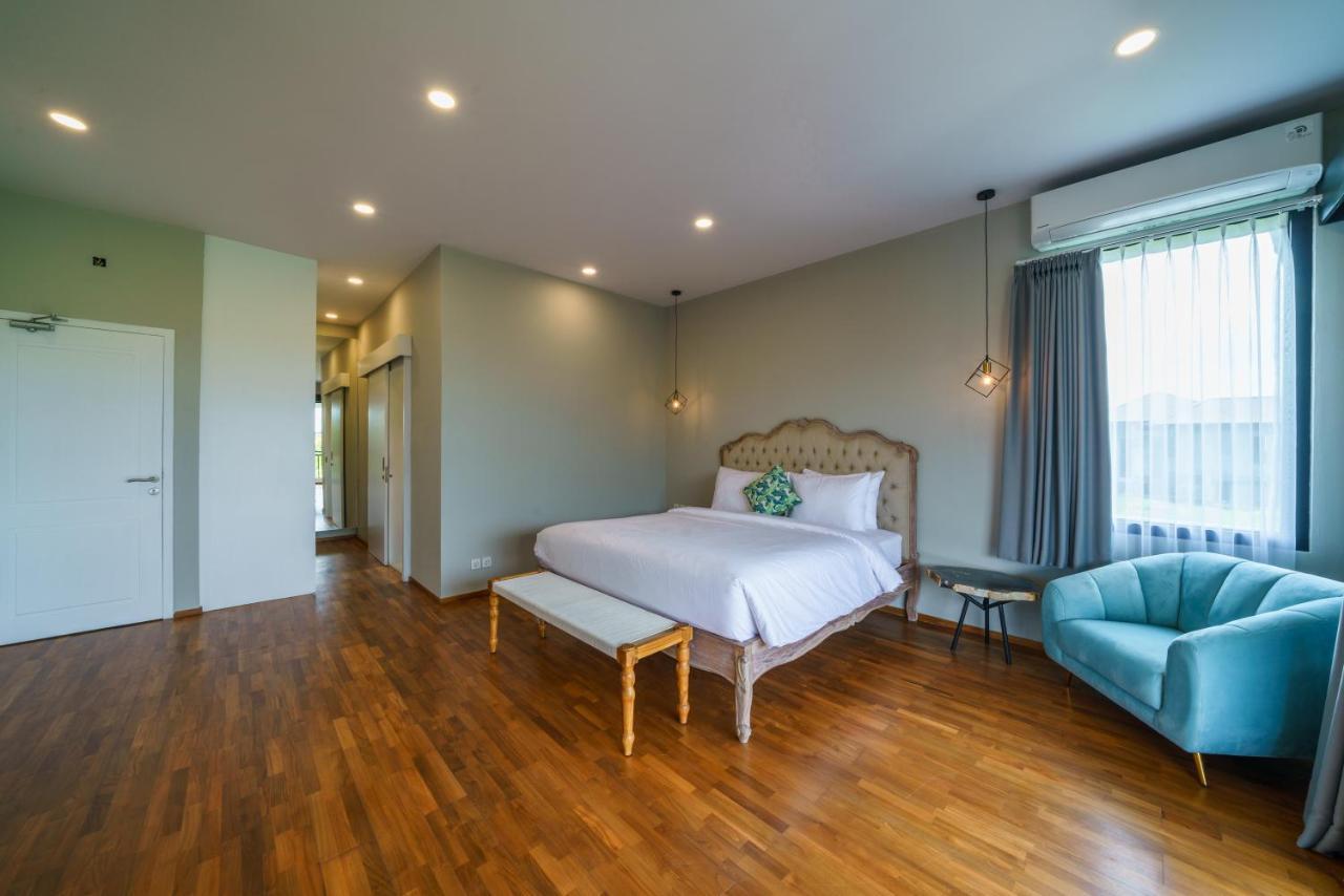 Villa Okenada - Modern 5-Bedroom Pool Villa In Berawa! Canggu Eksteriør billede