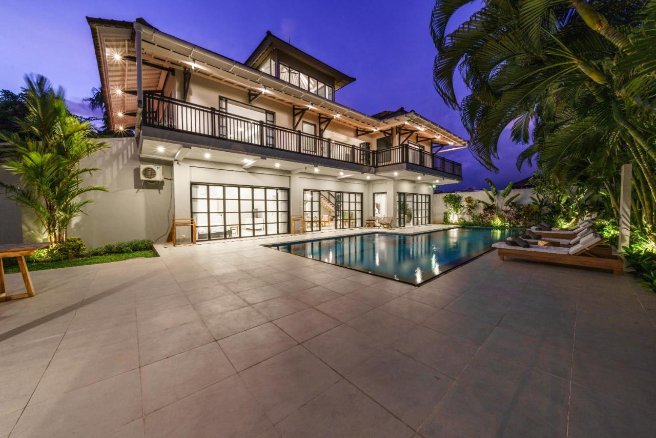 Villa Okenada - Modern 5-Bedroom Pool Villa In Berawa! Canggu Eksteriør billede