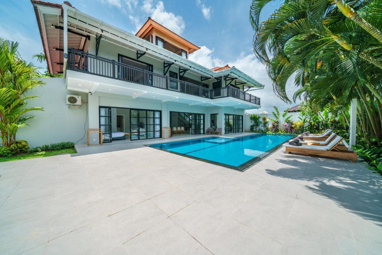 Villa Okenada - Modern 5-Bedroom Pool Villa In Berawa! Canggu Eksteriør billede